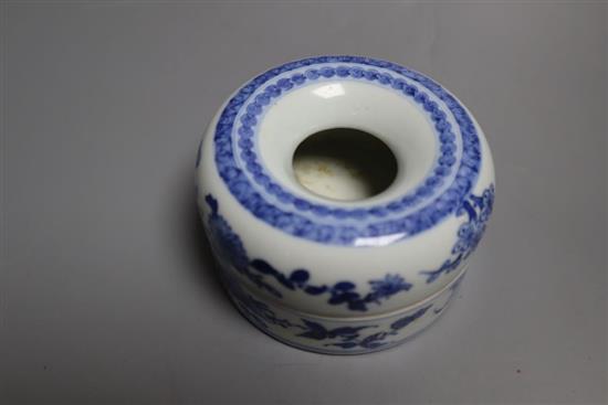 A Chinese blue and white brushwasher, height 6.5cm